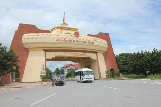 84e0u672gj-52574_10659414161348502480_cua_khau