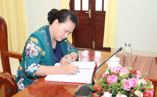 9-chu-tich-quoc-hoi-nguyen-thi-kim-ngan-ghi-so-vang-truyen-thong-bdbp-tinh-an-giang