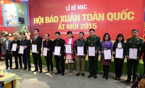 a3-bia-bao-tet-dep-1.jpg