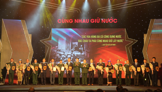 anh-1-giao-luu