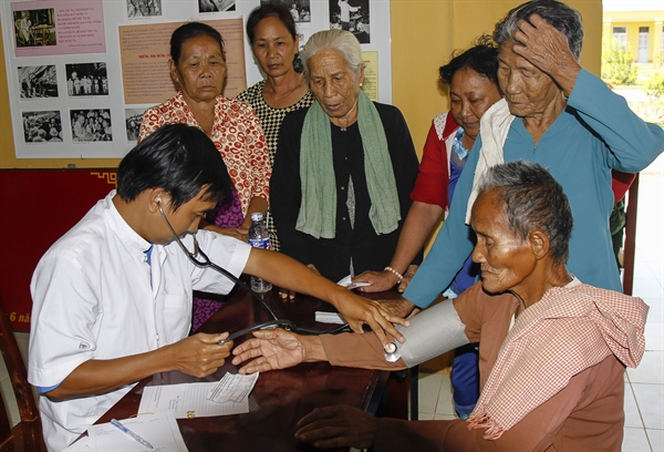 anh-1-kham-benh-1.jpg