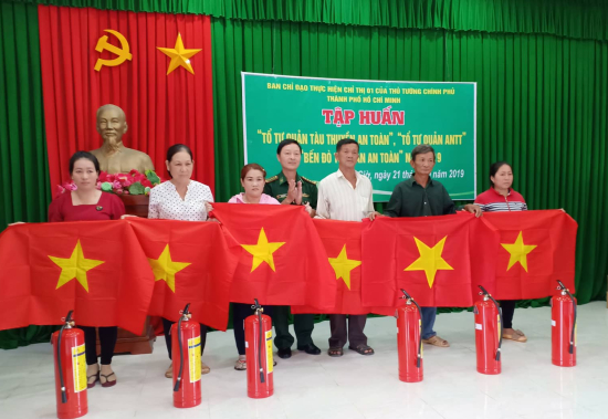 anh-1-tang-co-to-quoc-va-binh-chua-chay