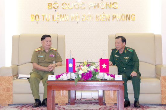 anh-1-tin-lao