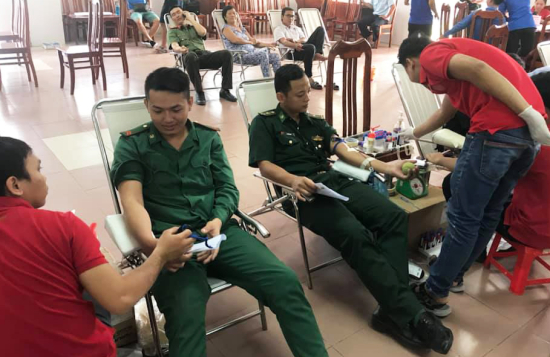 anh-dvtn-bdbp-an-giang-hien-mau-tinh-nguyen
