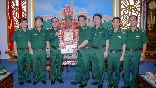 anh-thuong-tuong-tran-don-chuc-tet