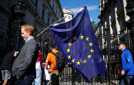asgr1wjpvh-56834_3bfa6f38-81cc-3082-04f6-4f495e5845c0@yahoo.com_brexit_eu_flag