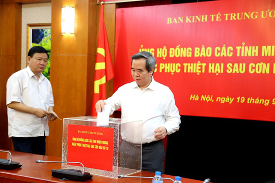 ban-kinh-te-trung-uong-ung-ho-dong-bao-mien-trung