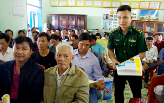 bdbp-quang-ngai-cap-to-roi-tuyen-truyen-cho-ngu-dan-anh-van-tanh
