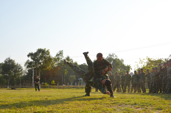 bdbp-tinh-quang-ngai-huan-luyen-vo-thuat-anh-van-tanh