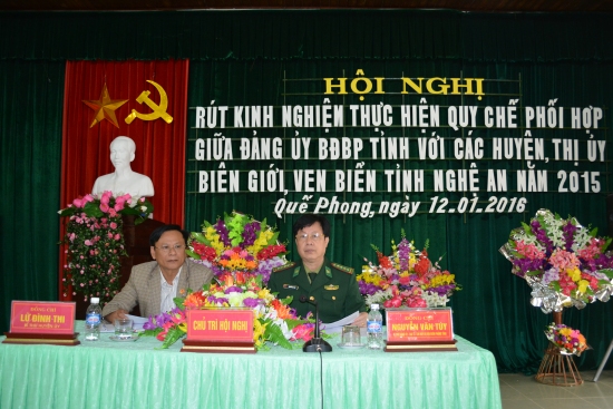 chu-tri-hoi-nghi