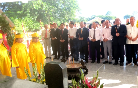dai-bieu-thap-nhanh-tuong-niem-cu-pho-bang-nguyen-sinh-sac