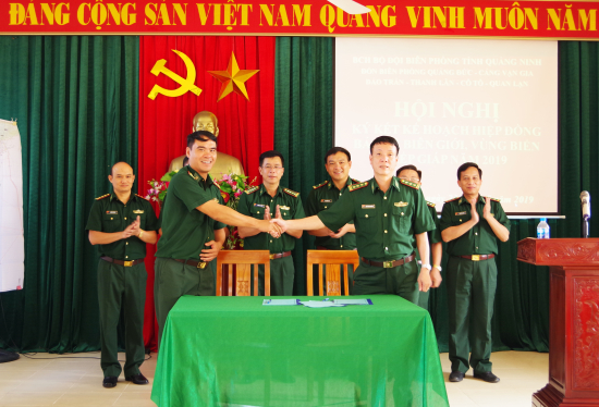 dai-ta-dang-toan-quan-chi-huy-truong-bdbp-tinh-chung-kien-cac-don-bien-phong-ki-ket-bao-ve-vung-bien-tippes-giap