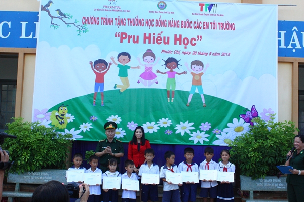 dai-ta-nguyen-hai-luu-cung-dai-dien-lanh