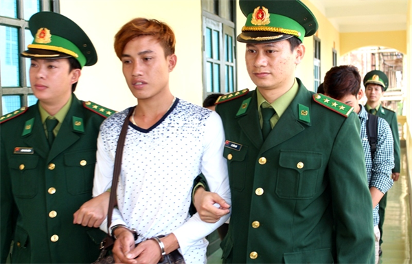dan-giai-doi-tuong-hung-ve-co-quan-dieu-