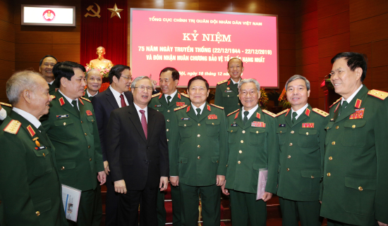 dong-chi-tran-quoc-vuong-trao-doi-voi-cac-dai-bieu