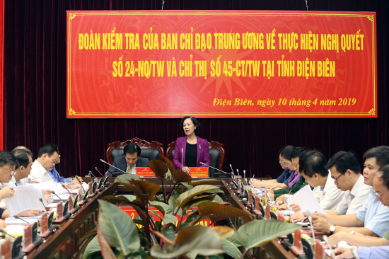 dong-chi-truong-thi-mai-uy-vien-bo-chinh-tri-bi-thu-trung-uong-dang-truong-ban-dan-van-trung-uong-truong-doan-kiem-tra-phat-bieu-tai-buoi-lam-viec-voi-btv-tinh-uy-dien-bien