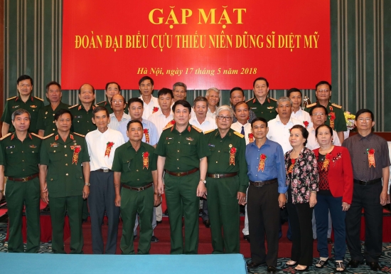 dstmfl3nqv-76123-14677539592090339387-th-trng-tcct-chp-nh-lu-nim-vi-cc-i-biu-jpg
