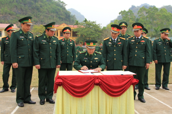eaf0_cac-don-vi-ky-ket-giao-uoc-thi-dua
