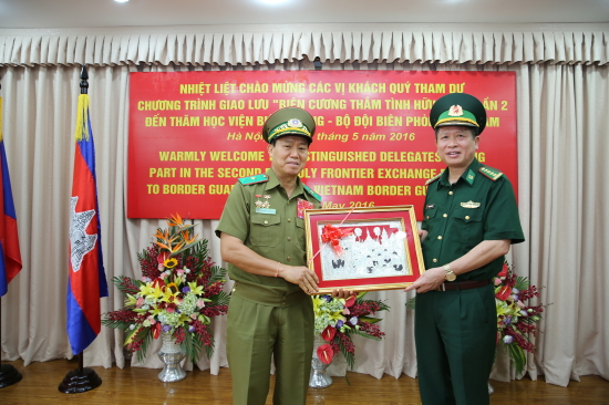 ekmw_anh-6