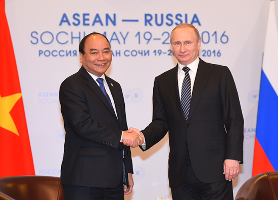 gpdsm0tcif-48715_d2b007a8-6acb-6099-b6fa-67e9cfce4072@yahoo.com_Thu_tuong_gap_tong_thong_Putin