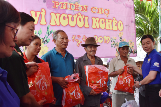 gs7n4u0z5c-10360_f_jrddhfbg1_anh_1._Tang_qua