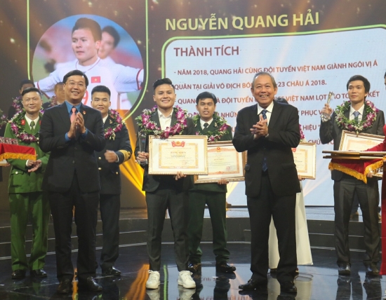 guong-mat-tre-tieu-bieu-2