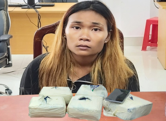 hai-dieb-va-tang-vat-goi-ma-tuy-cao-cap-dang-da