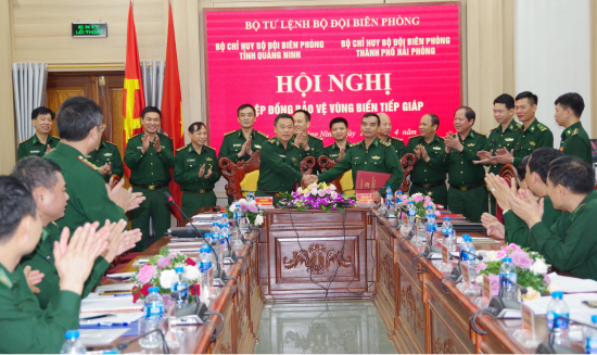hai-don-vi-hai-doi-ki-ket-phuong-an-hop-dong