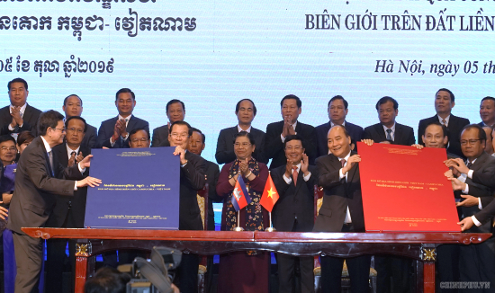 hai-ttg-chung-kien-le-ky-phu-luc-ban-do-dinh-kem-nghi-dinh-thu-phan-gioi-cam-moc-bien-gioi-tren-dat-lien-giua-2-nuoc