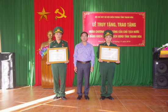 hgnamdp6yi-21766_f_k2voq32w1_NG_CH_NGUYN_THNH_LNG_PH_B_TH_HUYN_Y_THNG_XUN_TRAO_HUN_CHNG_CHIN_CNG_HNG_BA_CHO_2_NG_CH