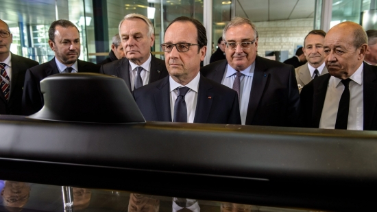 hollande-visits-the-french-industrial-group-dcns-headquarters-in-paris