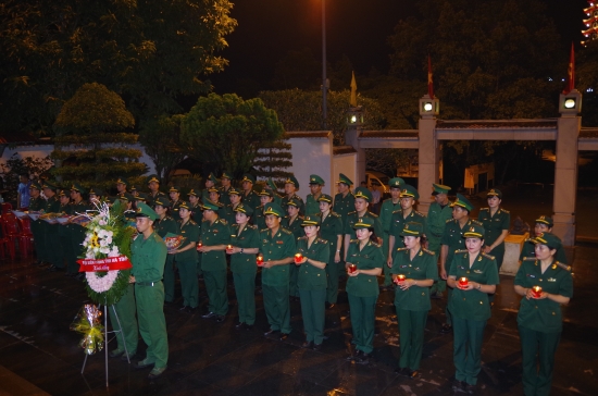 hon-50-can-bo-chien-sy-lam-le-thap-nen-tri-an-tai-khu-mo-10-co-gai