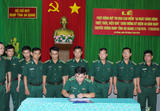 i84tygbszw-48147_10210043892080712722_anh_2._ky_giao_uoc