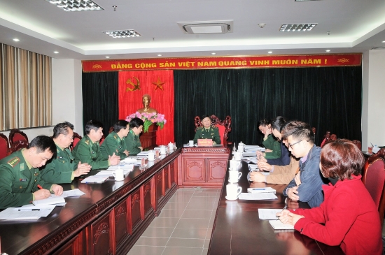 j0v1bnh9q6-45401_394186913444712471_anh_1