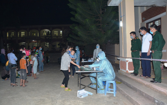 luc-luong-chuc-nang-lam-thu-tuc-tiep-nhan-cong-dan-viet-nam-tu-lao-ve