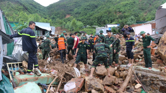 luc-luong-tkcn-cua-bdbp-khanh-hoa-dao-dat-da-tim-nguoi-mat-tich