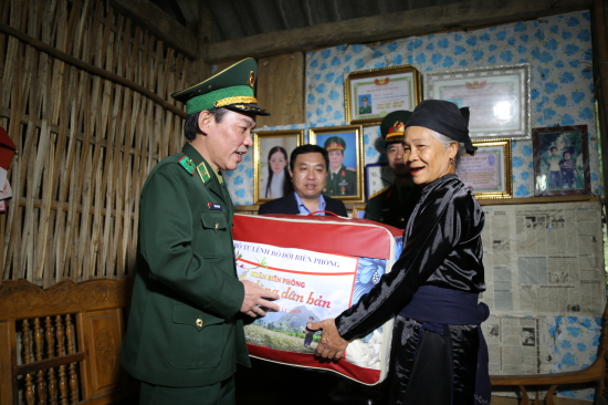 m7h2tw1k5x-71972_17240936862046585700_anh_1