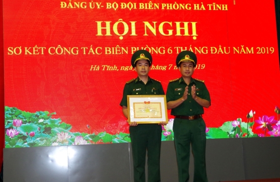 n8k1zl029h-16626_f_jxzk2jpt5_Tha_y_quyn_B_Quc_phng_B_T_lnh_Bin_phng_lnh_o_B_Ch_huy_Bin_phng_tnh_trao_tng_thng_danh_hiu_Chin_s_thi_ua_ton_qun_nm_2019