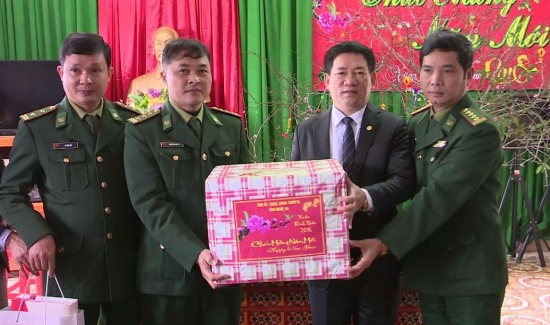 nkb3s9xrgi-44971_94905546161318999_Tang_qua_Hanh_Dich