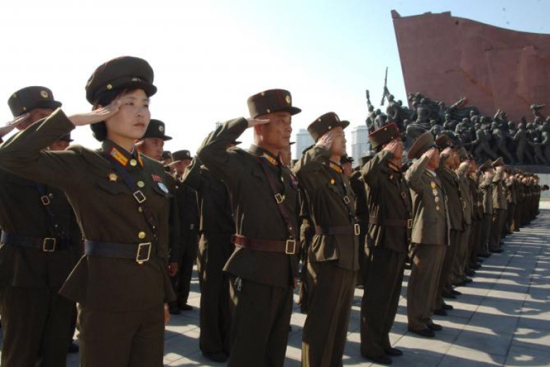 north-korean-soldiers-lyhg