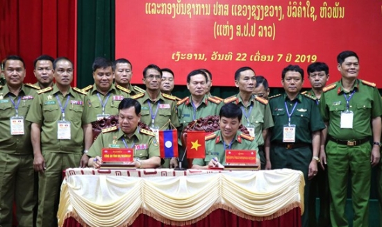 nqpes19vrm-17088_f_jyeh4vv22_Anh_3