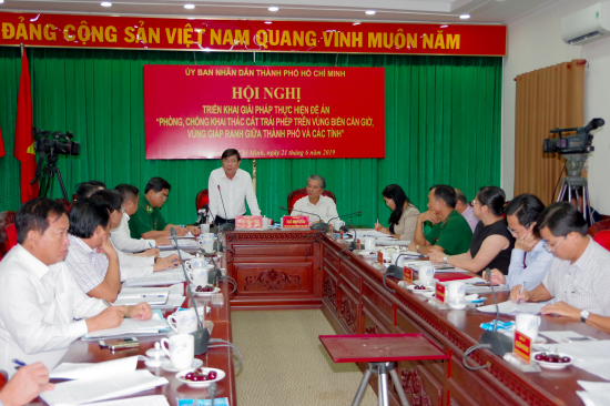 p0wy1c36gj-15793_f_jx6dpgbu0_anh_1._Quang_canh_Hoi_nghi
