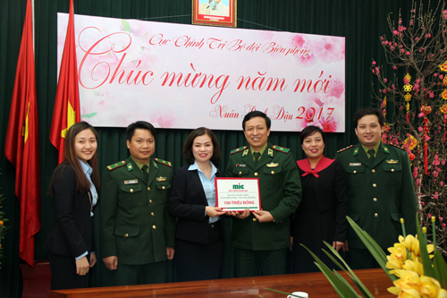 p1lg8syrn4-58546_2125586679122784313_Xuan_bien_phong_2