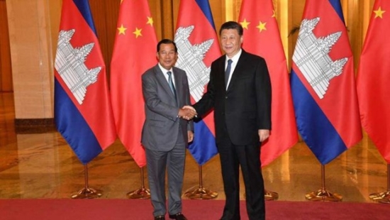 prime-minister-hun-sen-shakes-k