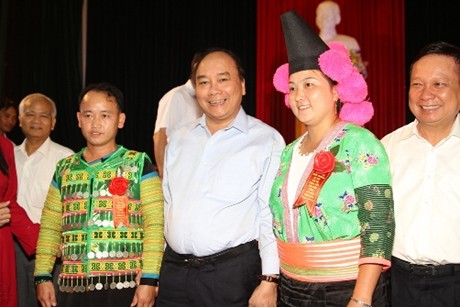 pttg-nguyen-xuan-phuc-va-cac-dai-bieu-1.