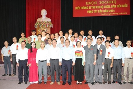 pttg-nguyen-xuan-phuc-va-cac-dai-bieu1-1