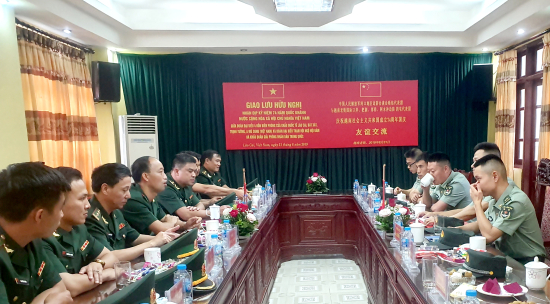 quang-canh-buoi-giao-luu