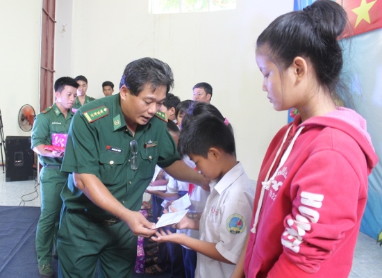 r0gj6cn84q-48480_752743224272234769_Anh_2