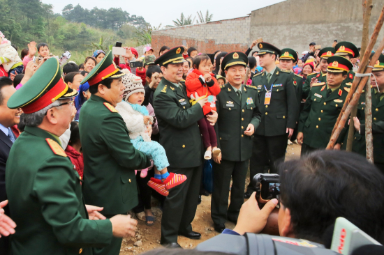 rj5aumxtwb-46746_1465798549569365366_anh_9