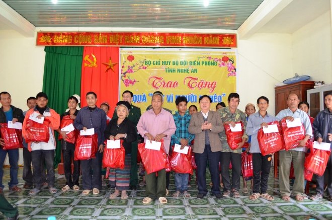 rzqd6hnvfl-44373_1238792861622161214_tang_qua_2